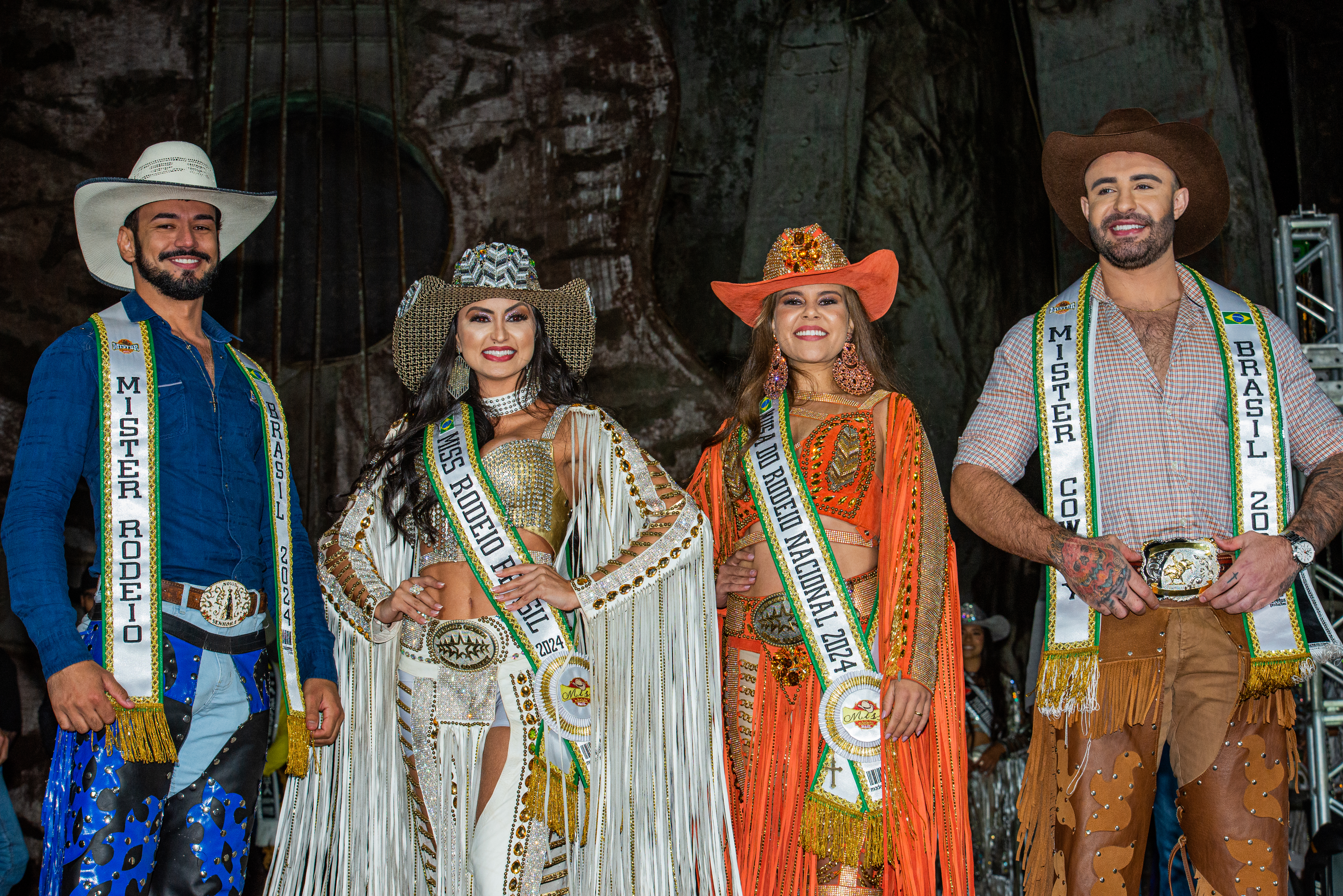 Bárbara Fernandes e Robson Copeski são coroados Miss e Mister Rodeio Brasil 2024 em evento histórico no Parque do Peão em Barretos