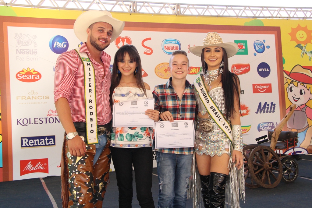 Miss e Mister 2019 participam do 4º Festival Infantojuvenil de Música Sertaneja de Barretos